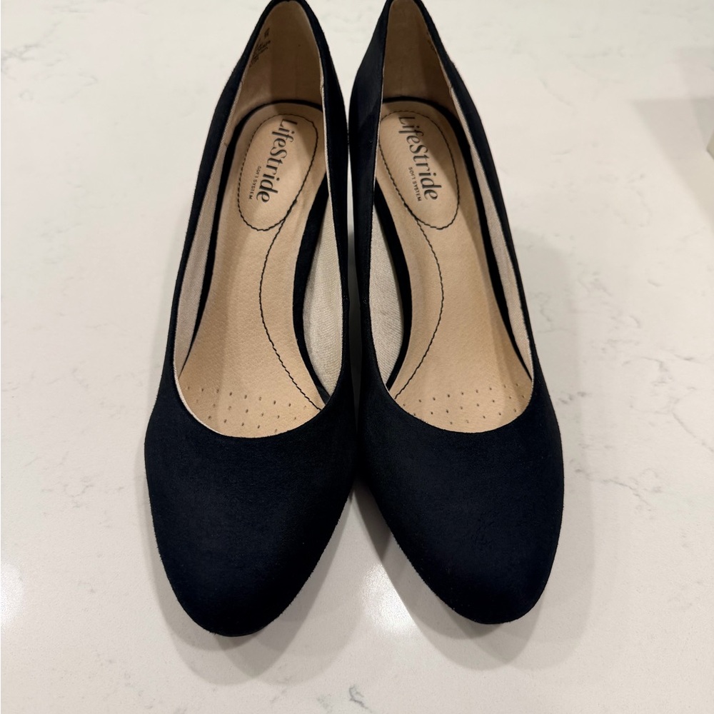 Life Stride Classic Black Heels